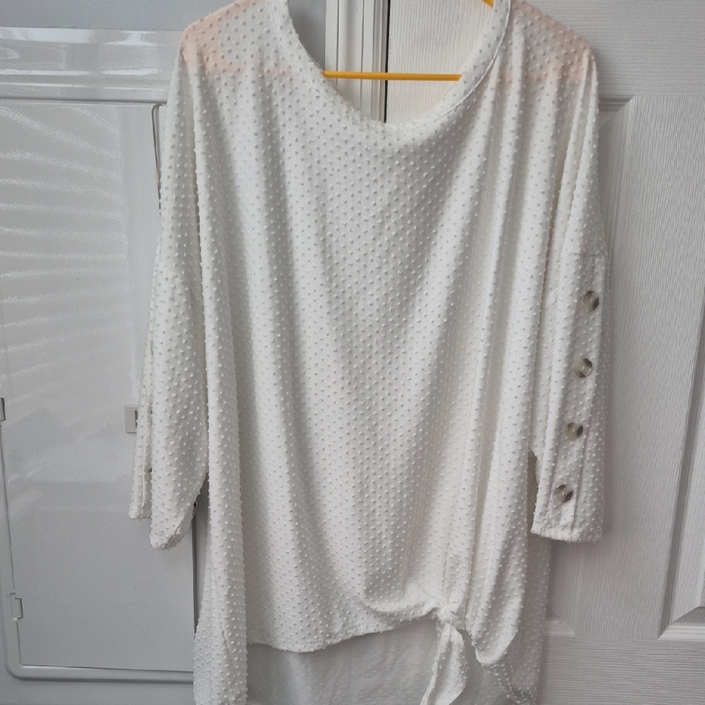 Elegant White Textured Women's Top